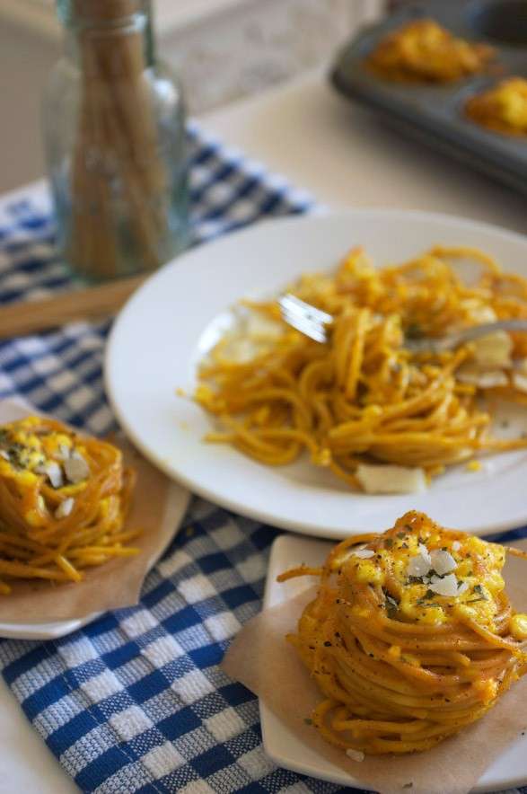 Nidi di spaghetti alla carbonara