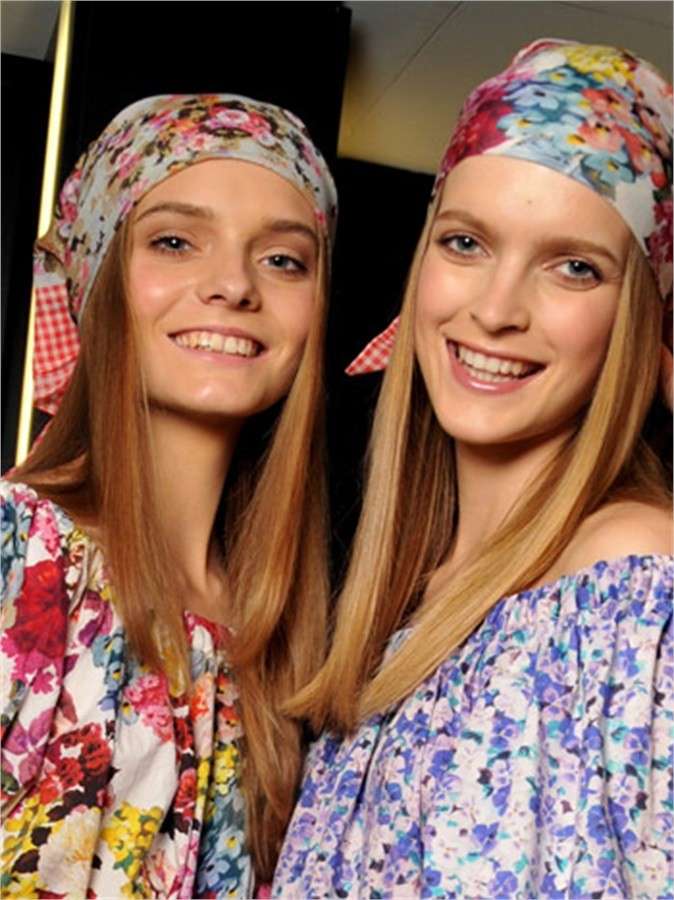 Pashmina sulla testa