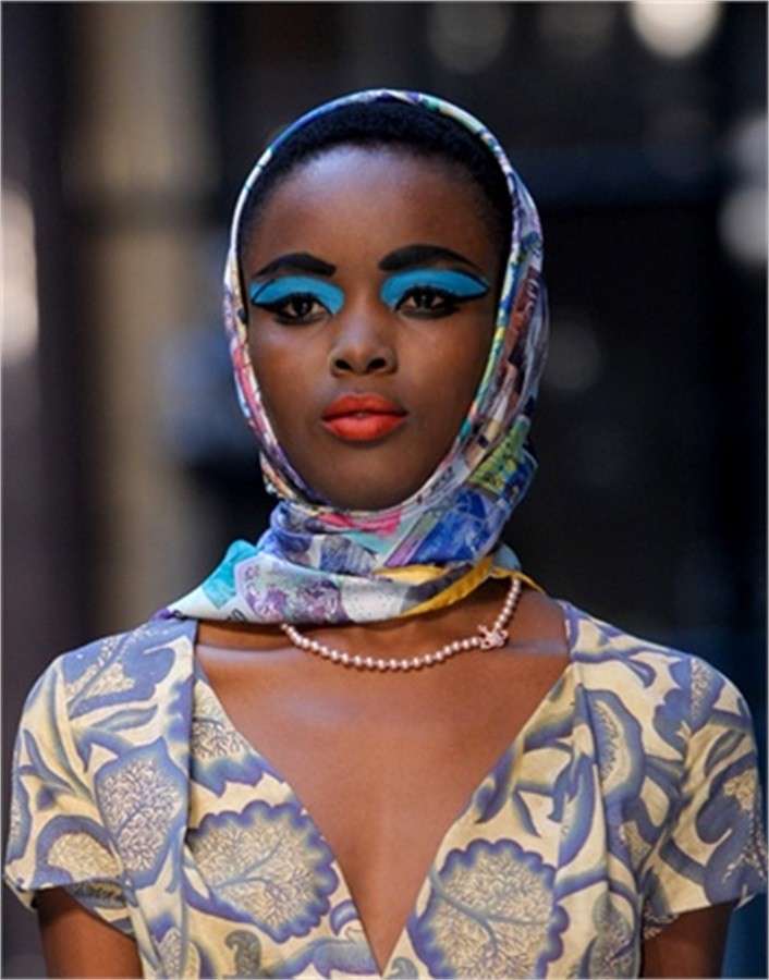 Pashmina sulla testa