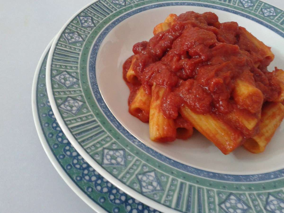 Pasta con tradizionale ragù