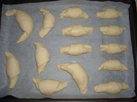 Preparazione cornetti biscotti