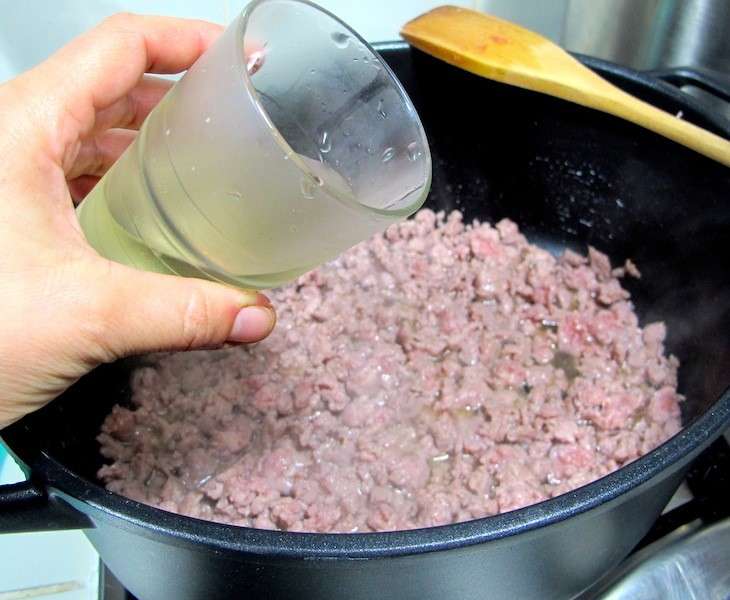 Preparazione pasta alla norcina