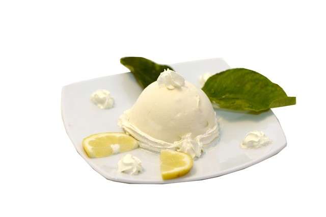 Delizia al limone dessert