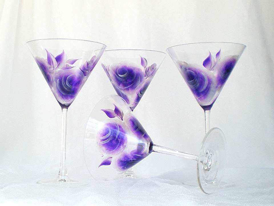 Fiori viola sui bicchieri