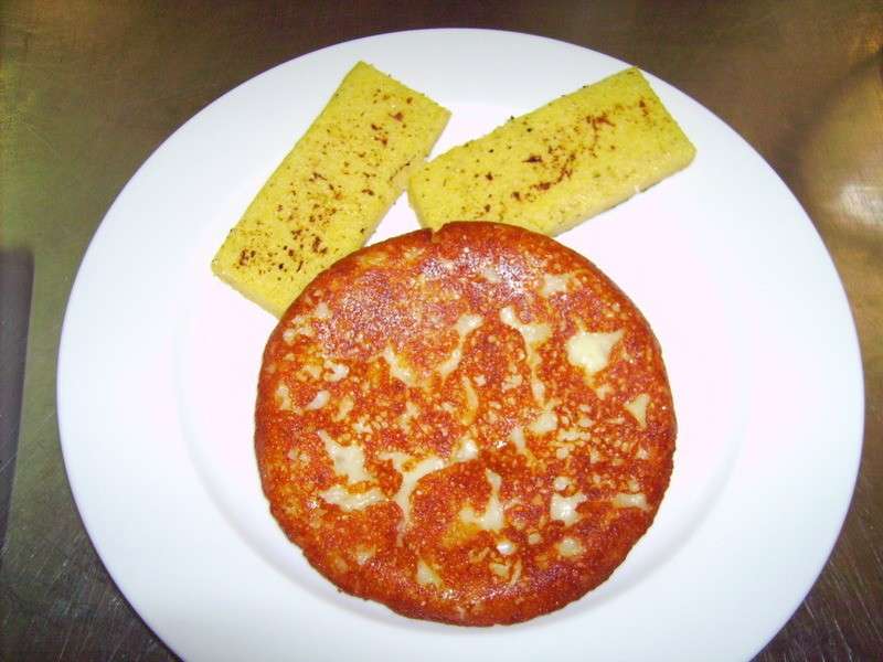 Frico friulano con polenta