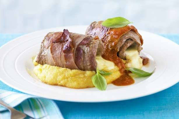 Involtini serviti con polenta