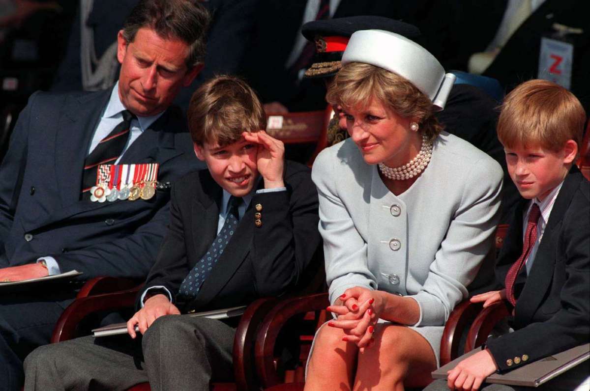 Lady Diana e il principe Carlo con i figli