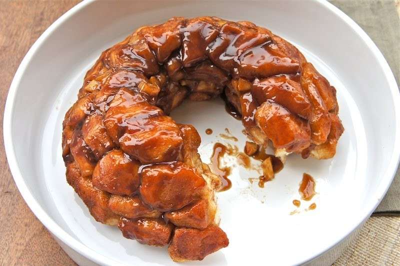 Monkey bread ricoperto al caramello