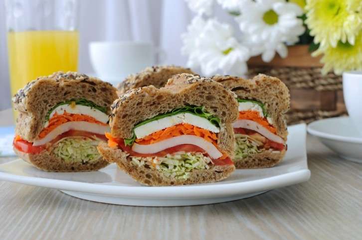 Panino integrale farcito