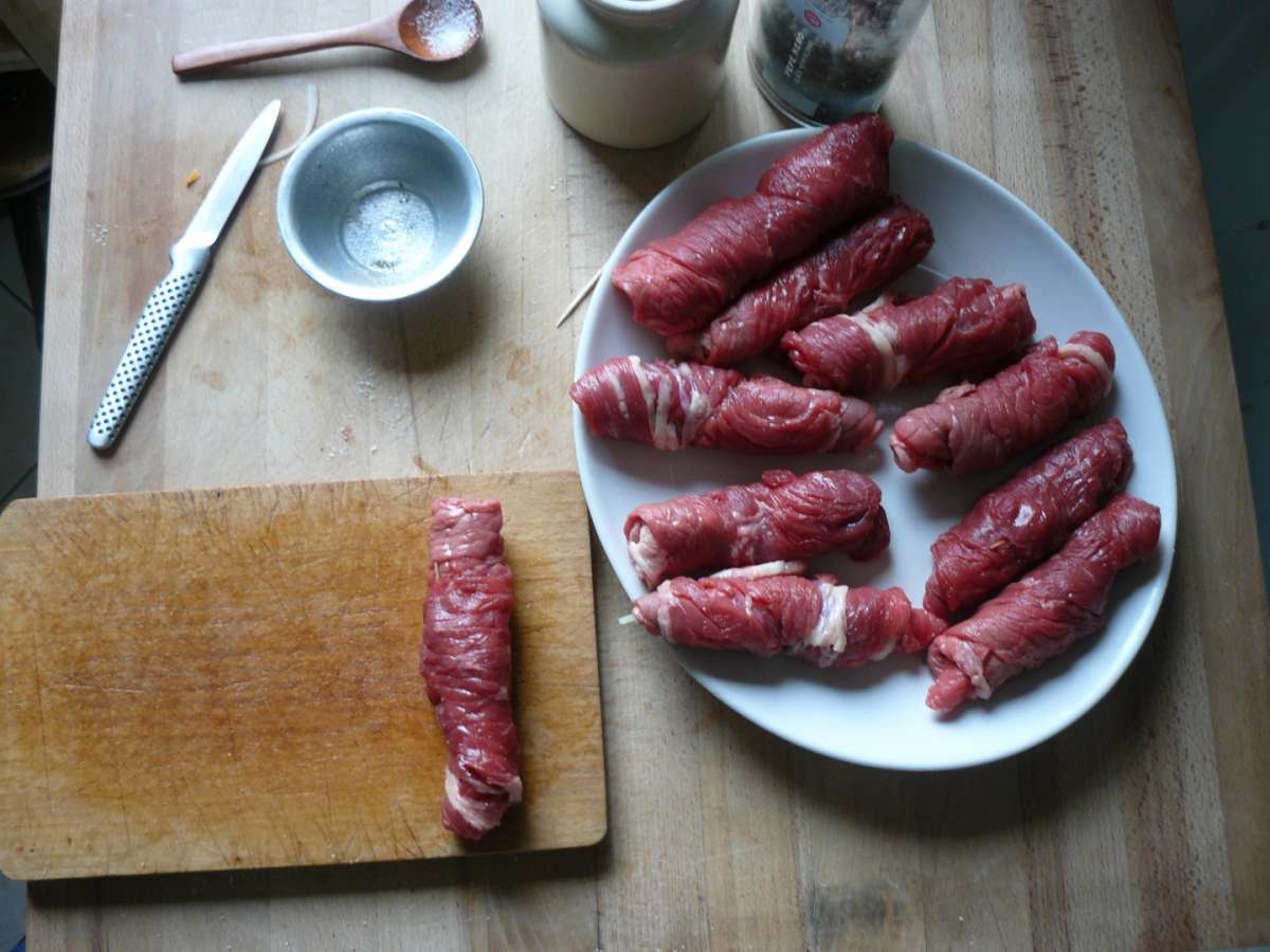 Preparazione involtini ripieni