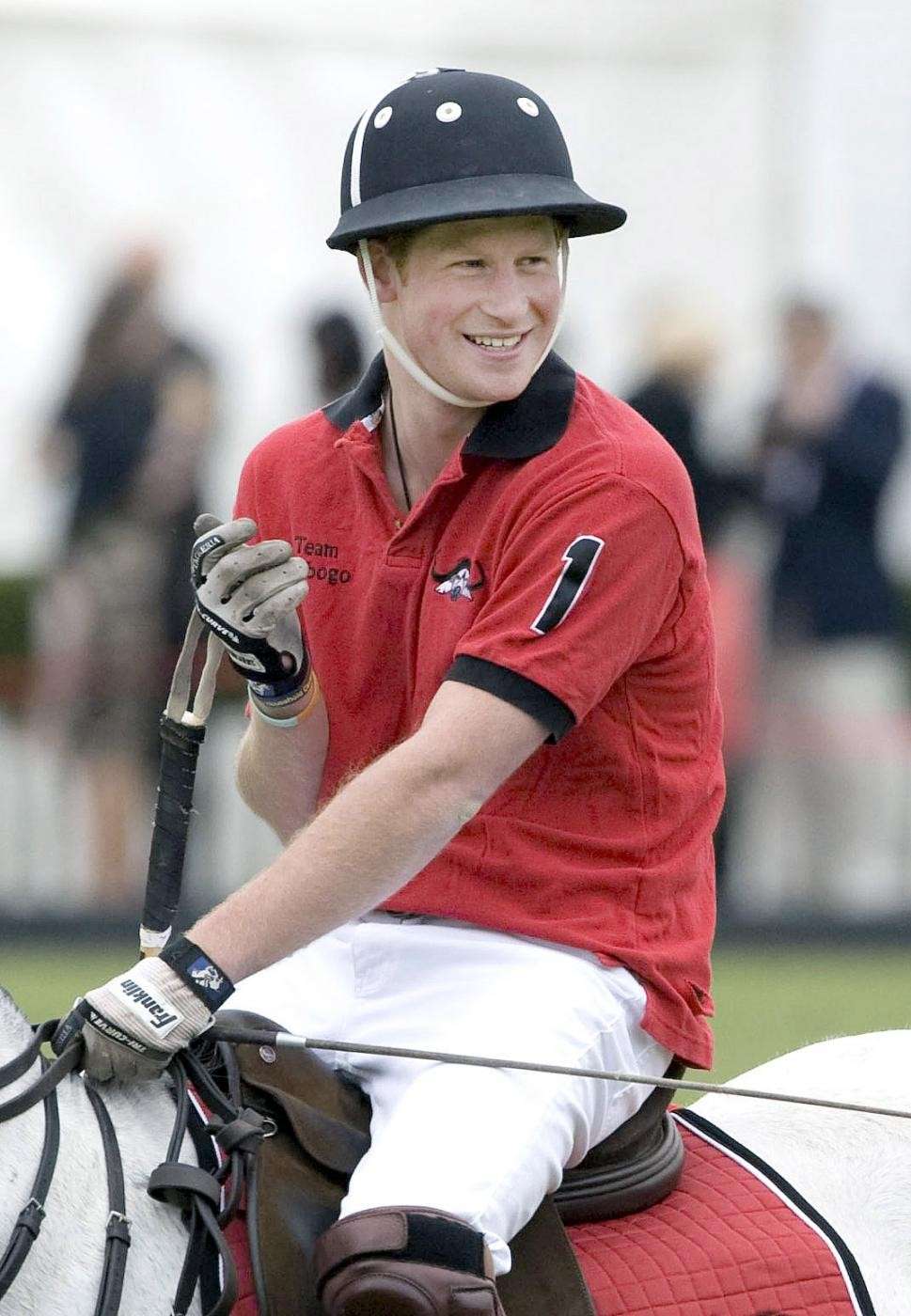 Principe Harry gioca a polo
