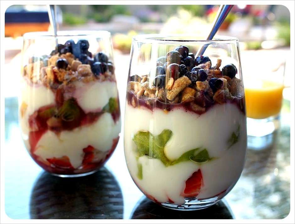 Yogurt con frutta fresca