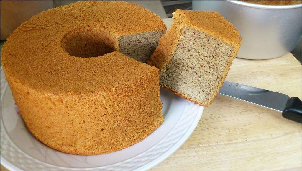 Banana chiffon cake