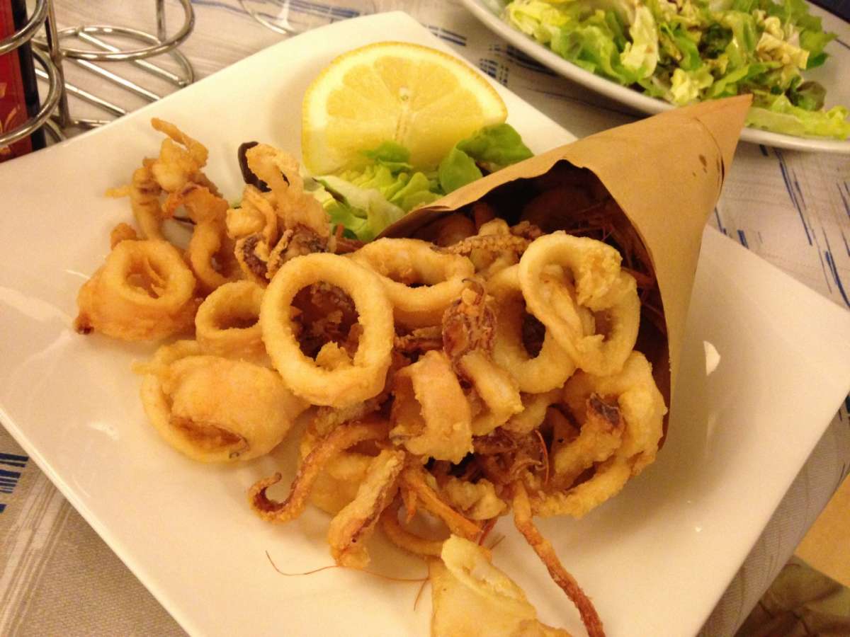 Calamari e gamberetti fritti