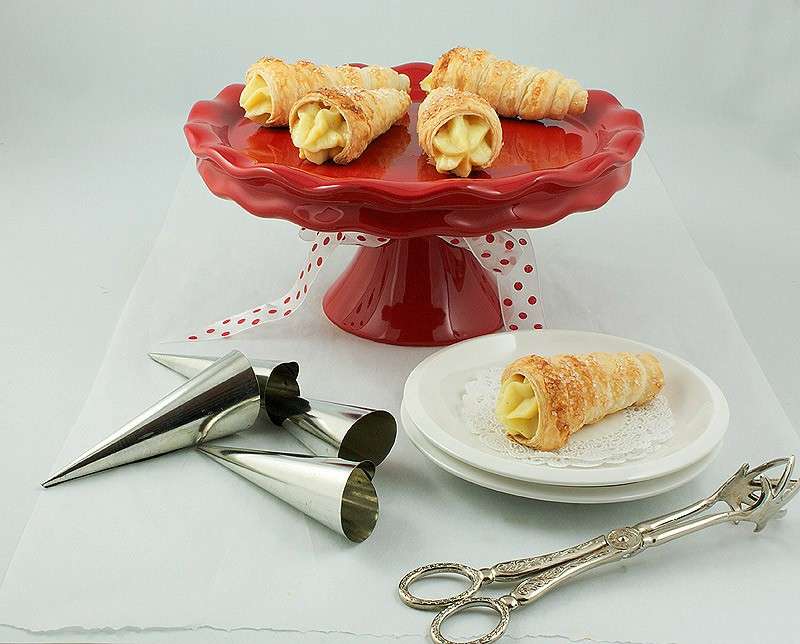 Cannoncini con crema pasticcera