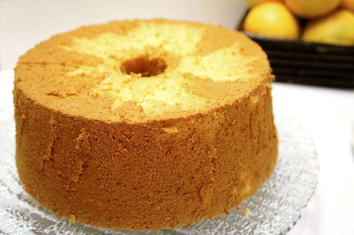 Chiffon cake aromatizzata all'arancia