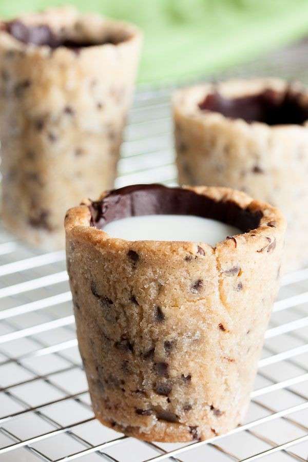 Cookies shot riempiti di latte