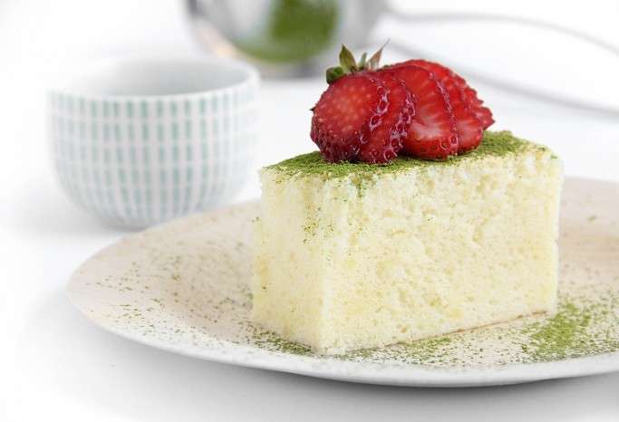 Cotton cake con pistacchi e fragole