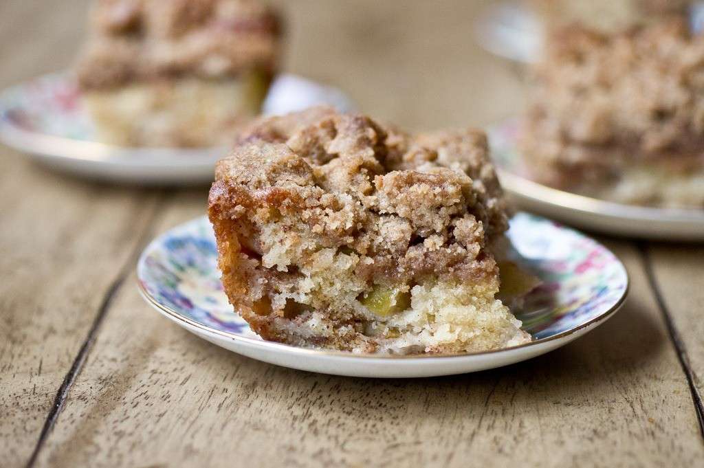 Crumb cake alle mele e cannella