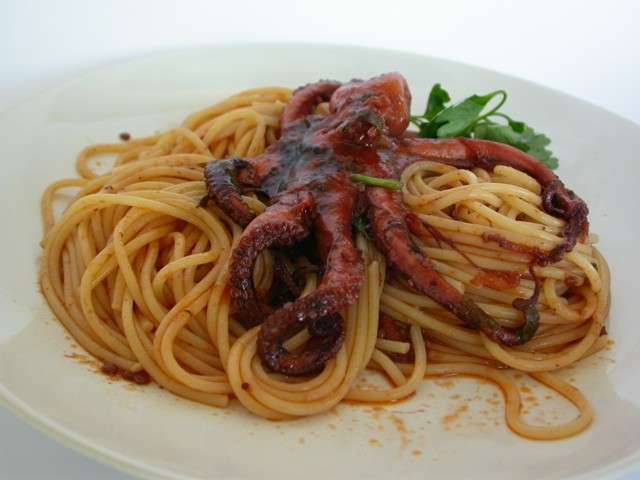 Linguine con polpo alla Luciana