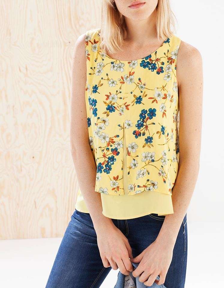 Top a fiori Stradivarius