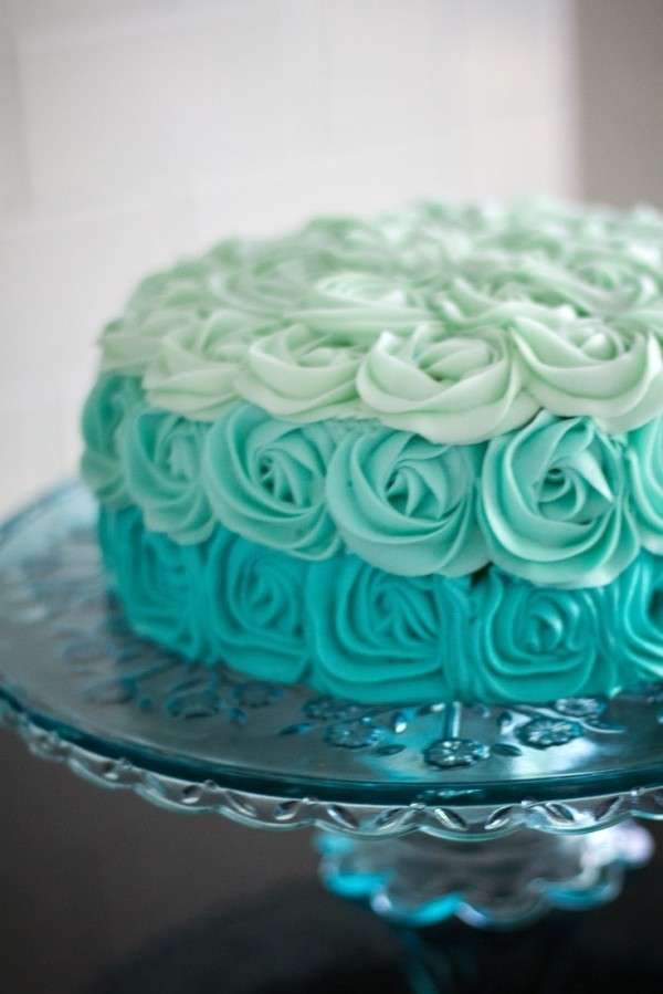 Torta a fiori blu