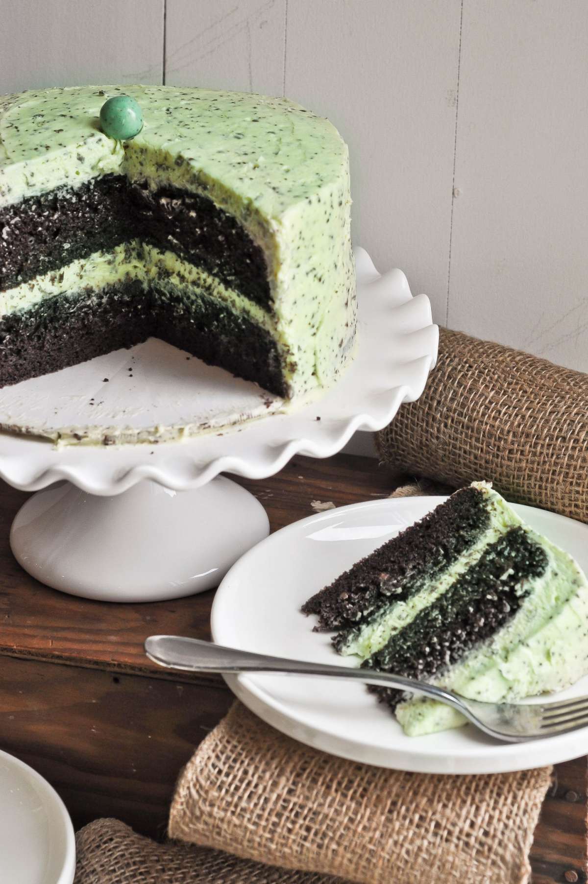 Torta al cioccolato con copertura di menta