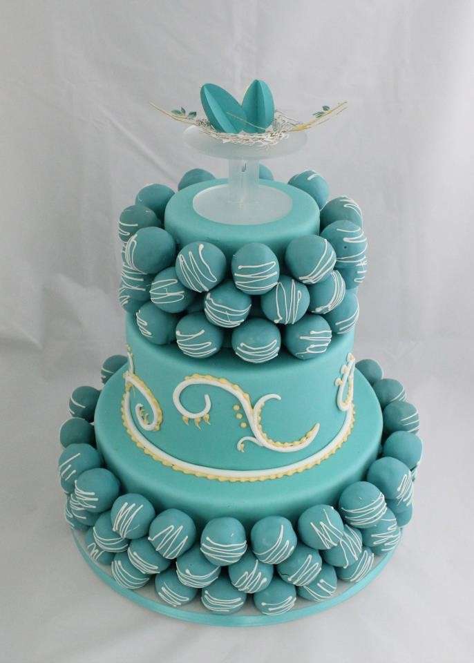 Torta azzurra con praline