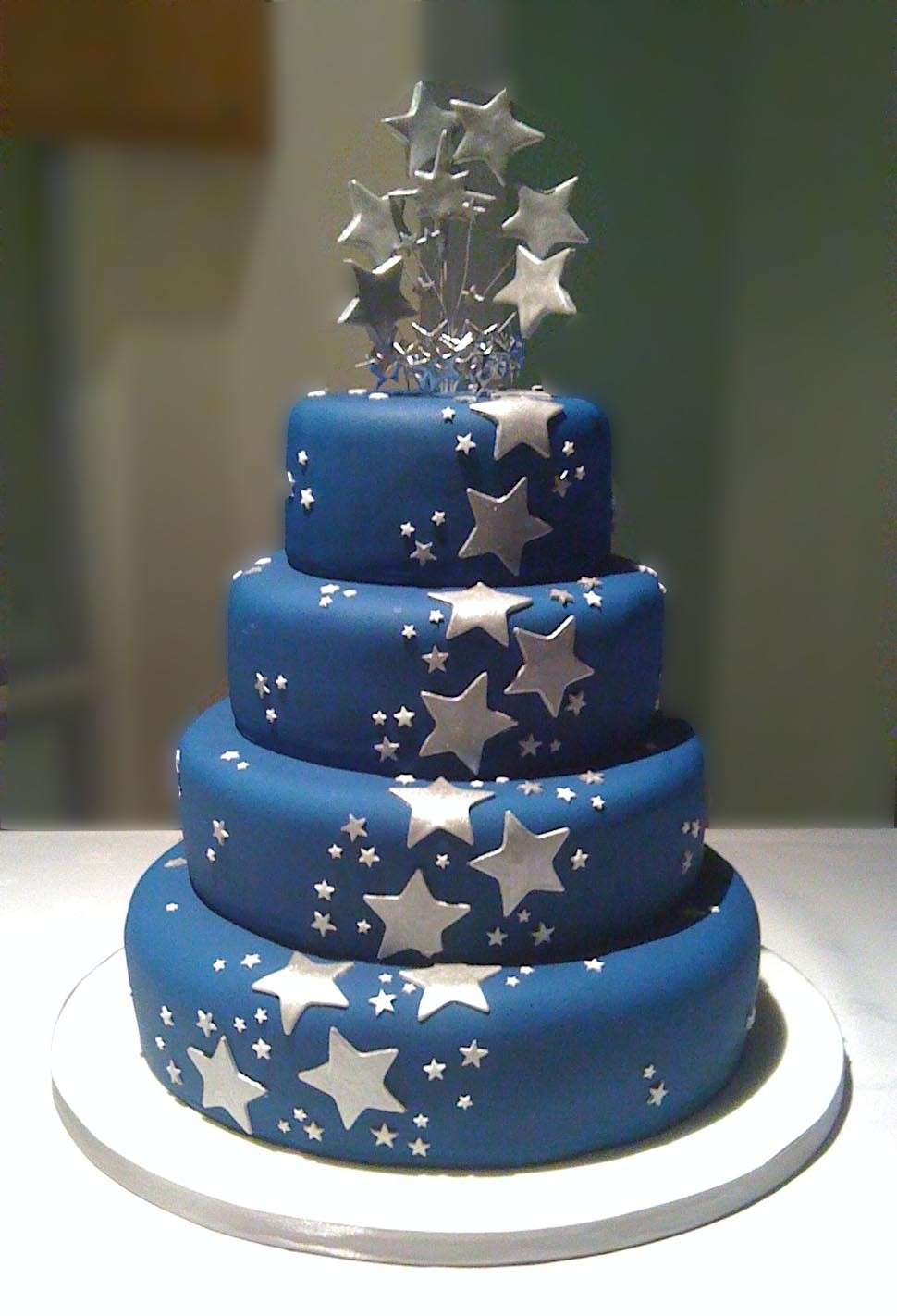 Torta blu con stelline