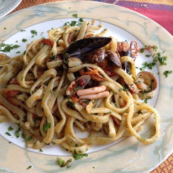 Piatto di scialatielli ai frutti di mare