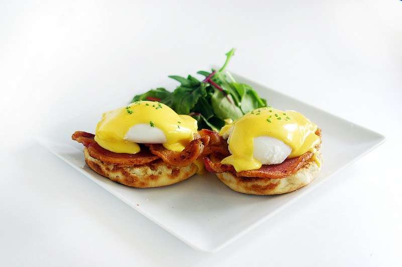 Ricetta tradizionale uova alla Benedict