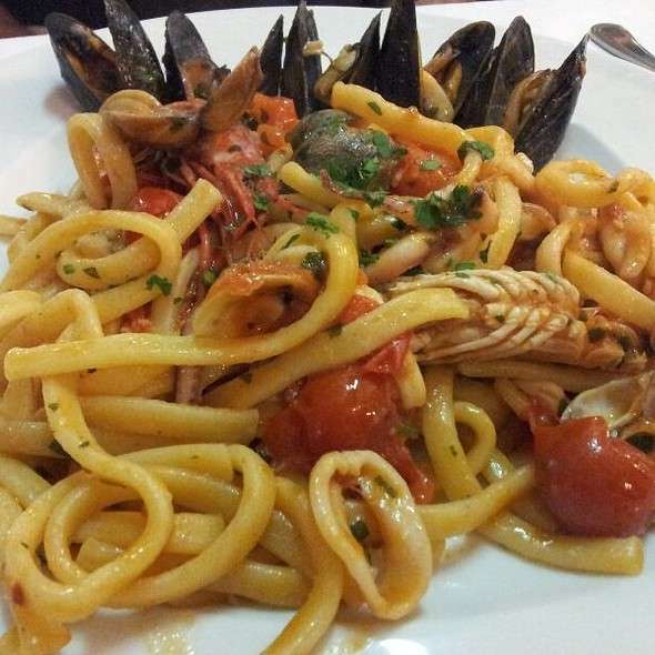 Scialatielli con scampi e frutti di mare