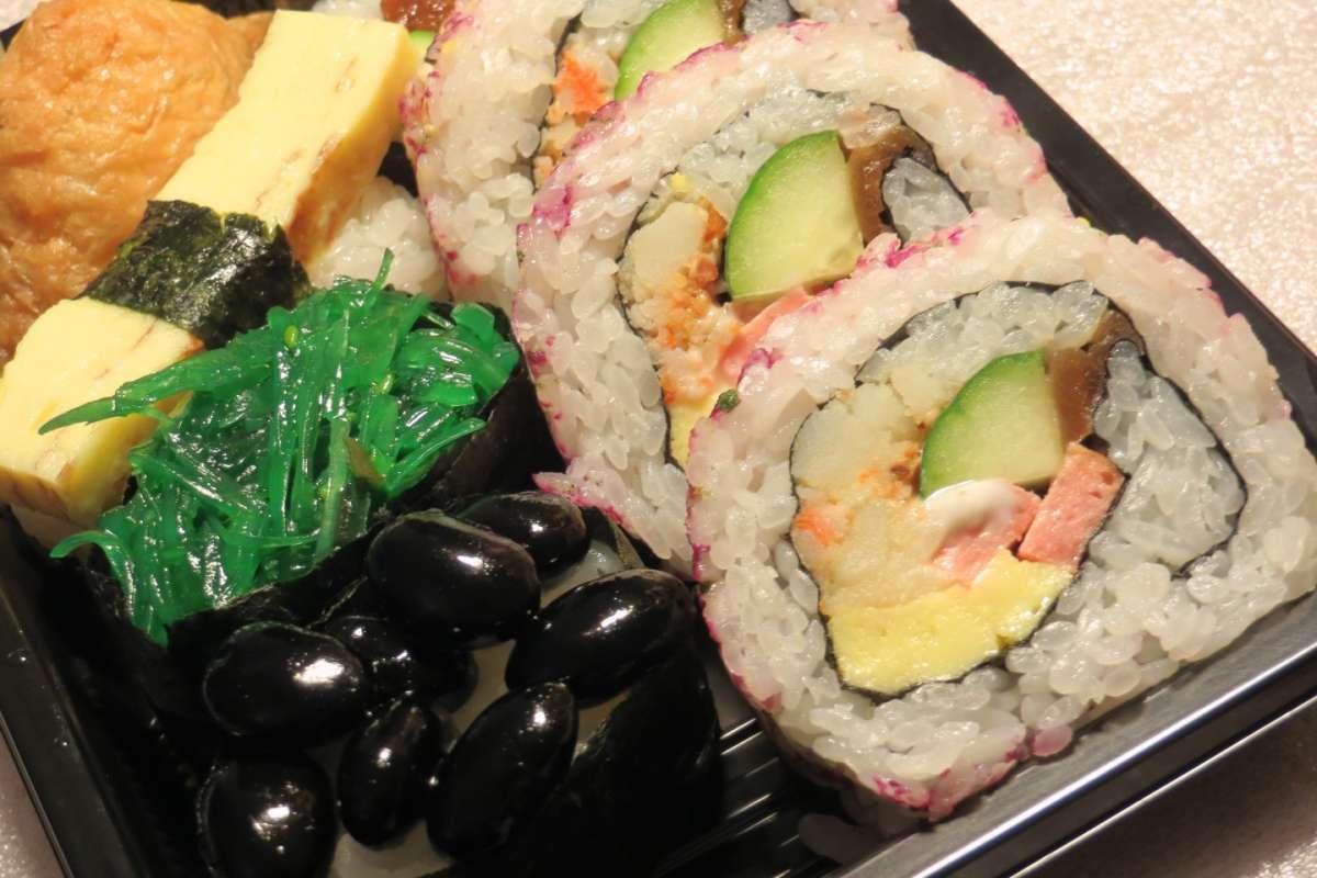 Sushi rolls di verdure