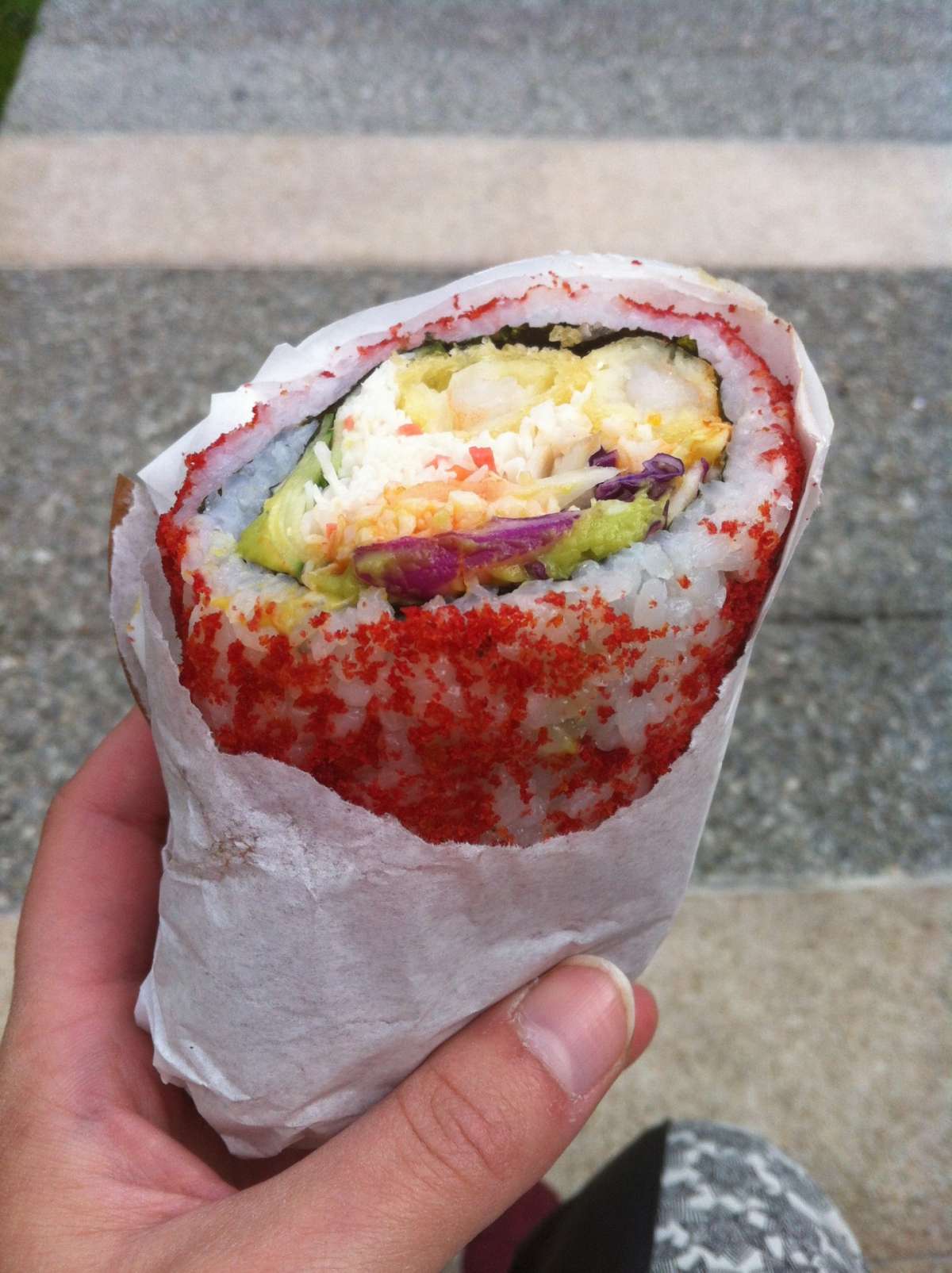 Sushirrito misto tra burrito e sushi