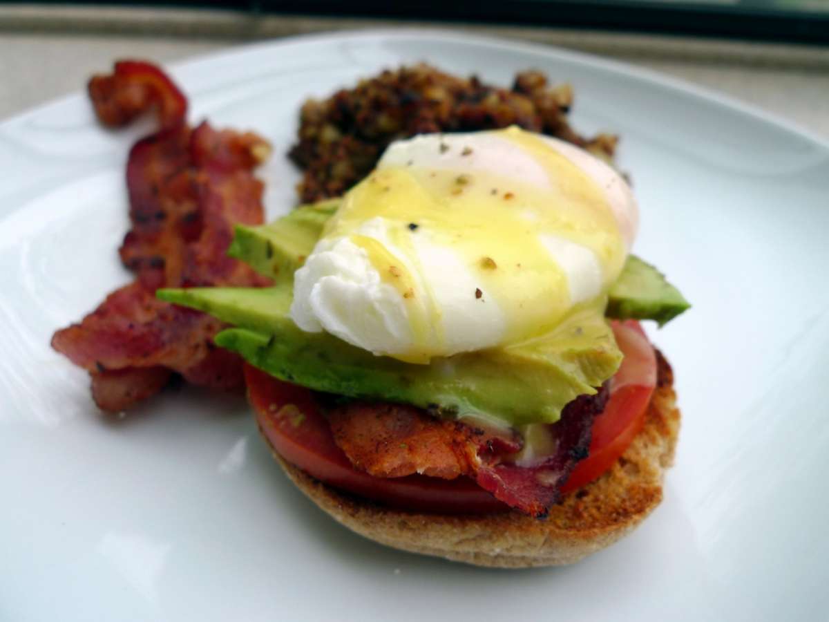 Uova alla Benedict con bacon