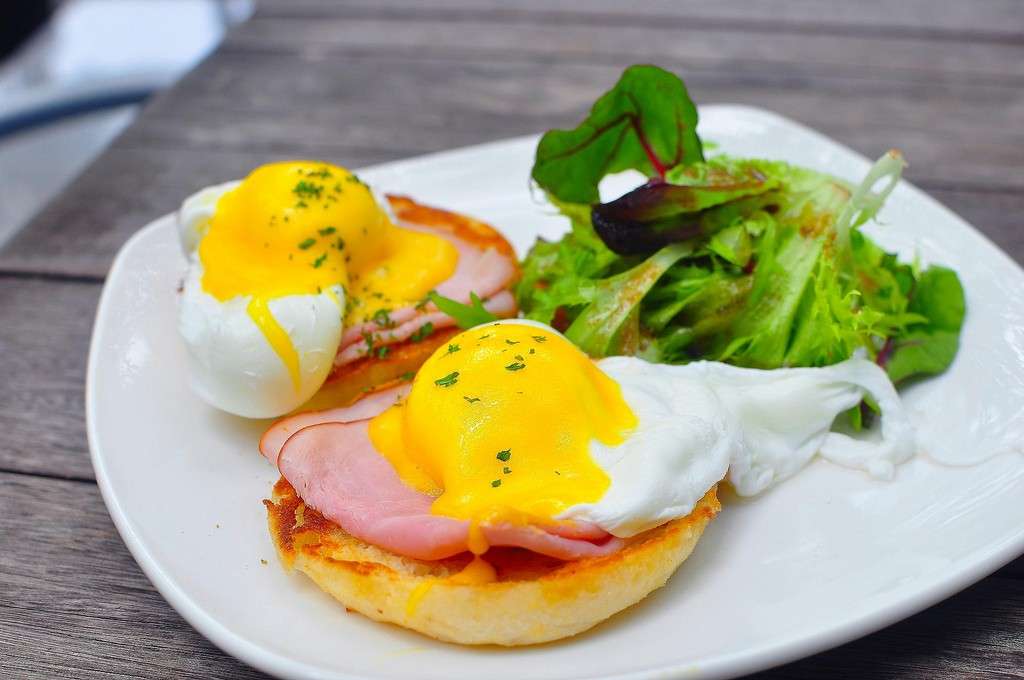 Uova alla Benedict ricetta classica