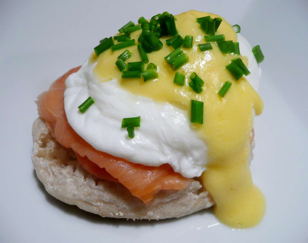 Uova alla Benedict variante al salmone