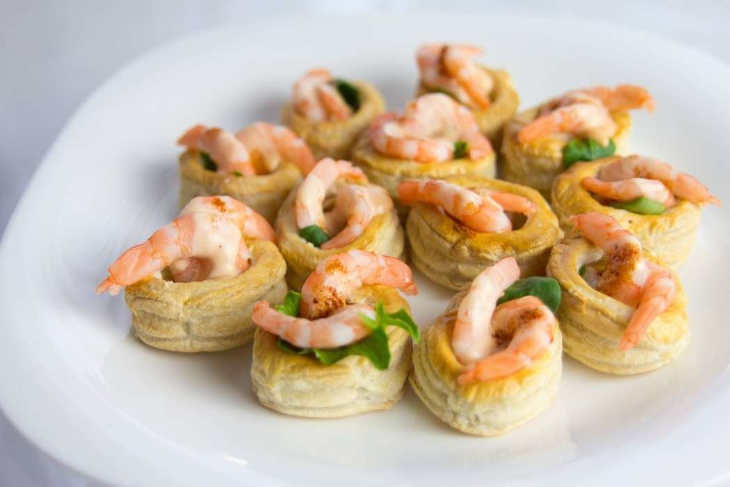 Vol au vent con gamberetti e salsa rosa