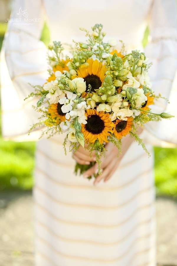 Bouquet con fiori di campo