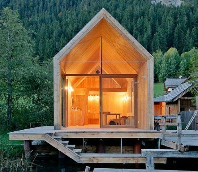 Casa di legno illuminata