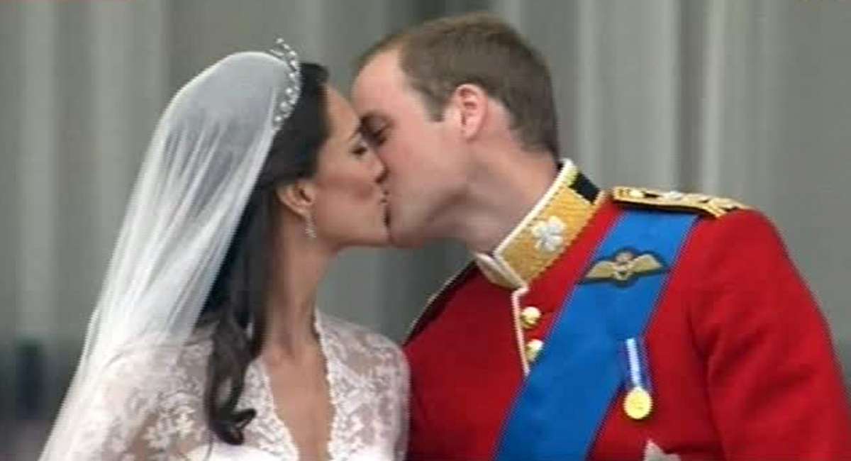 Il bacio tra William e Kate