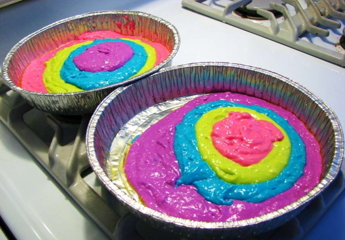 Preparazione torta arcobaleno
