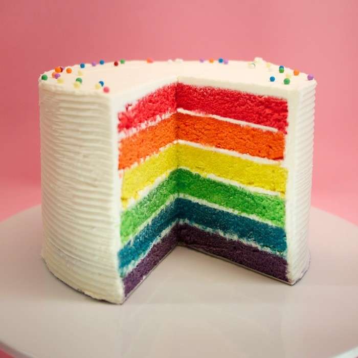 Rainbow cake a strati
