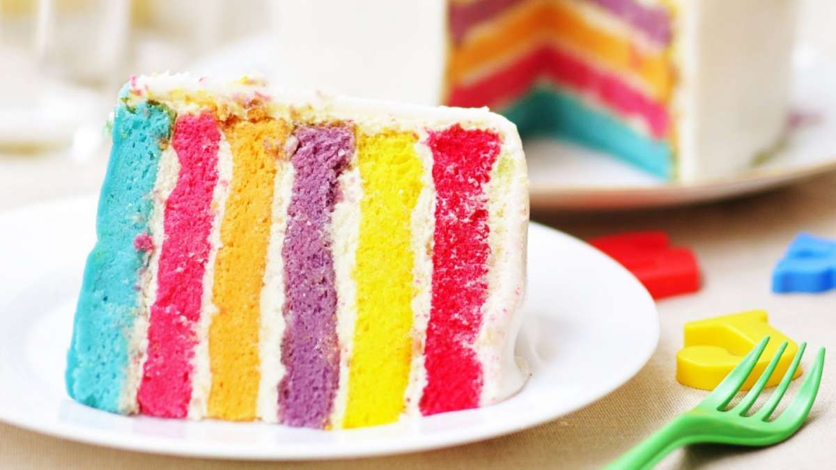 Rainbow cake fatta in casa