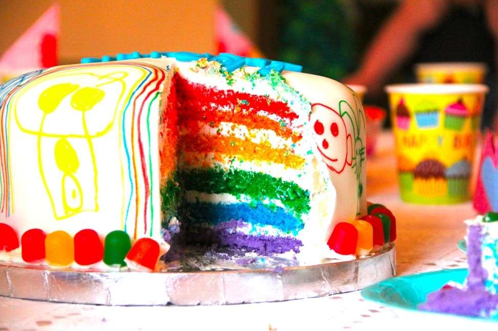 Torta colorata per bambini