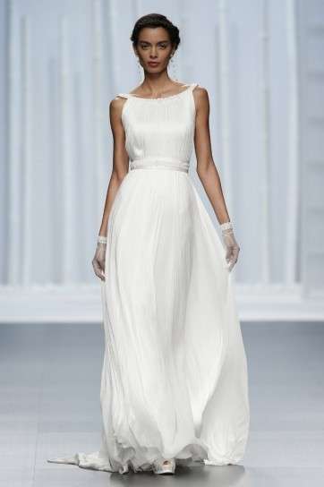 Abito minimal chic per la sposa