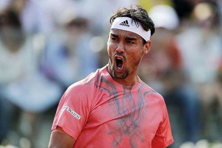 Fabio Fognini esulta durante un match