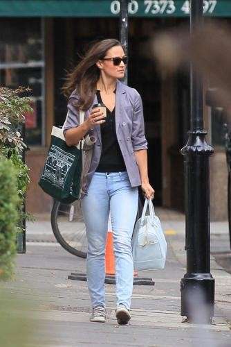 Pippa Middleton durante una passeggiata a Londra