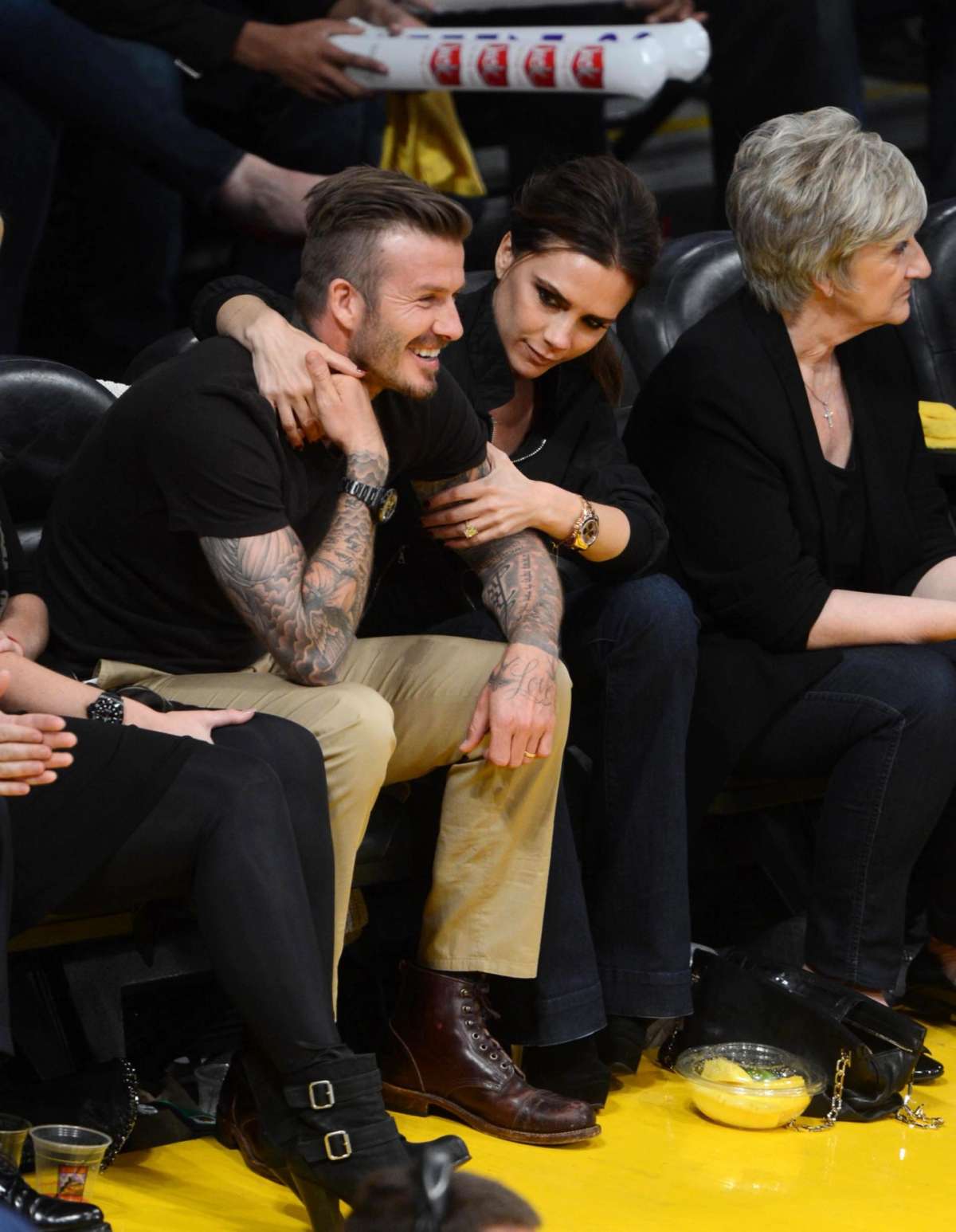 Victoria e David Beckham a una partita dei Lakers