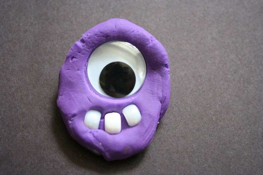 Mostro con plastilina